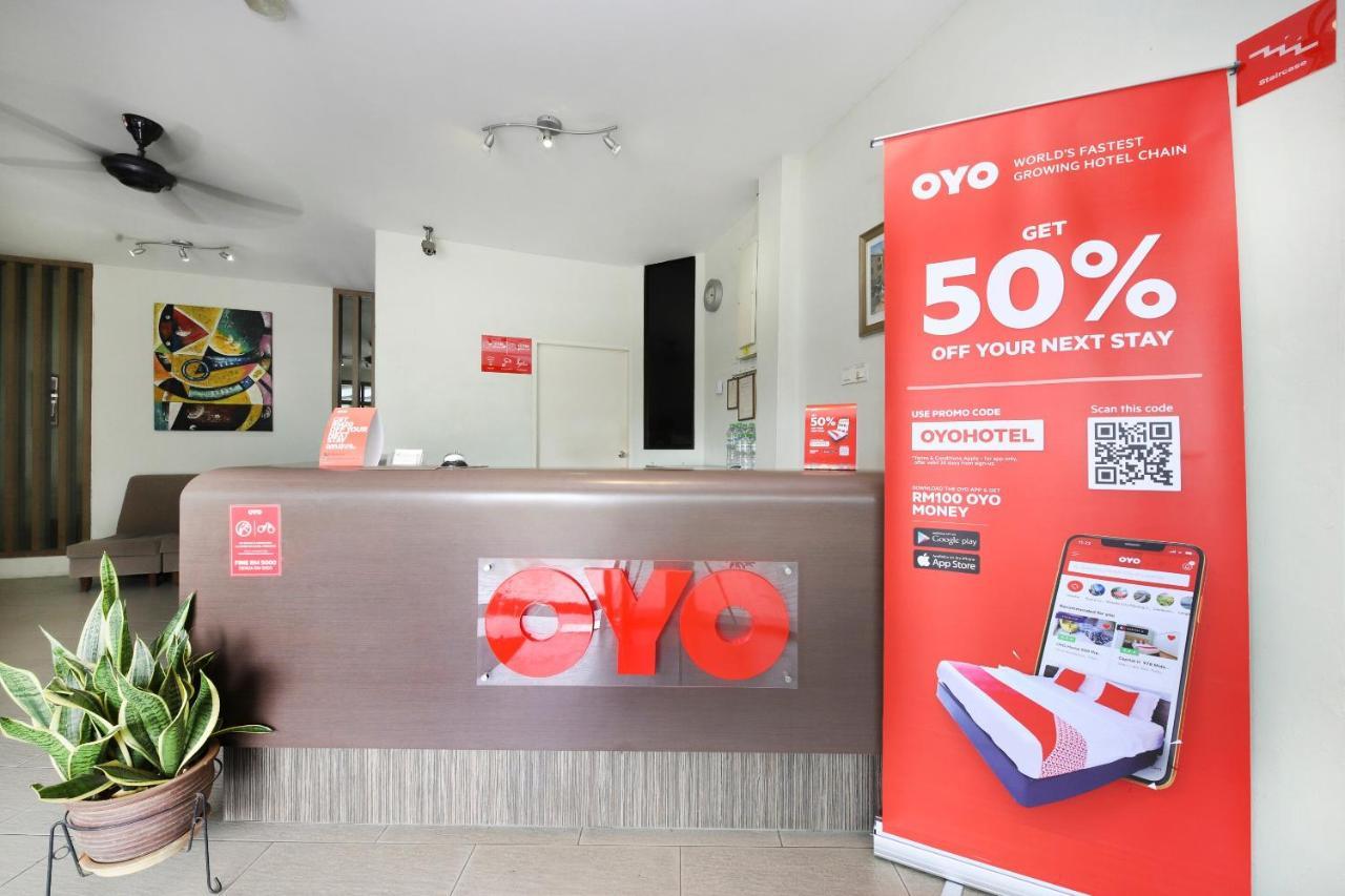 Oyo 44034 Furama Lodging House Кучинг Экстерьер фото