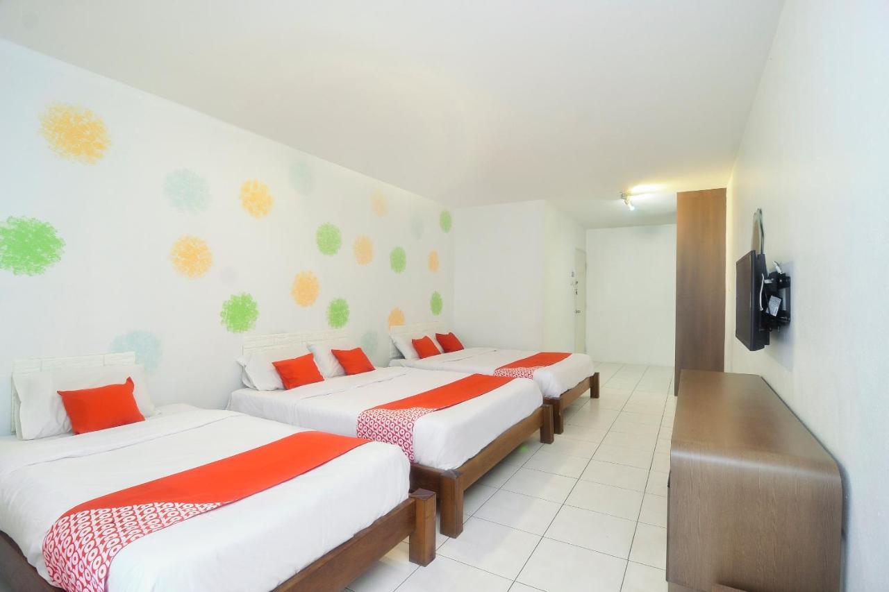 Oyo 44034 Furama Lodging House Кучинг Экстерьер фото