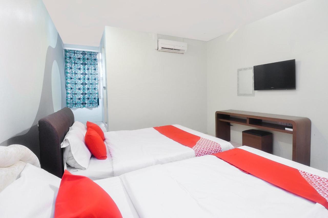 Oyo 44034 Furama Lodging House Кучинг Экстерьер фото