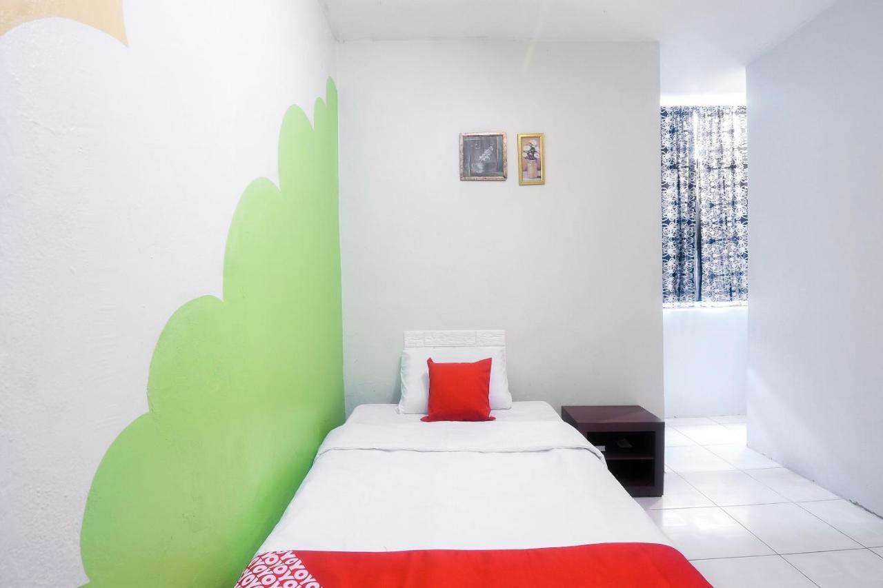 Oyo 44034 Furama Lodging House Кучинг Экстерьер фото