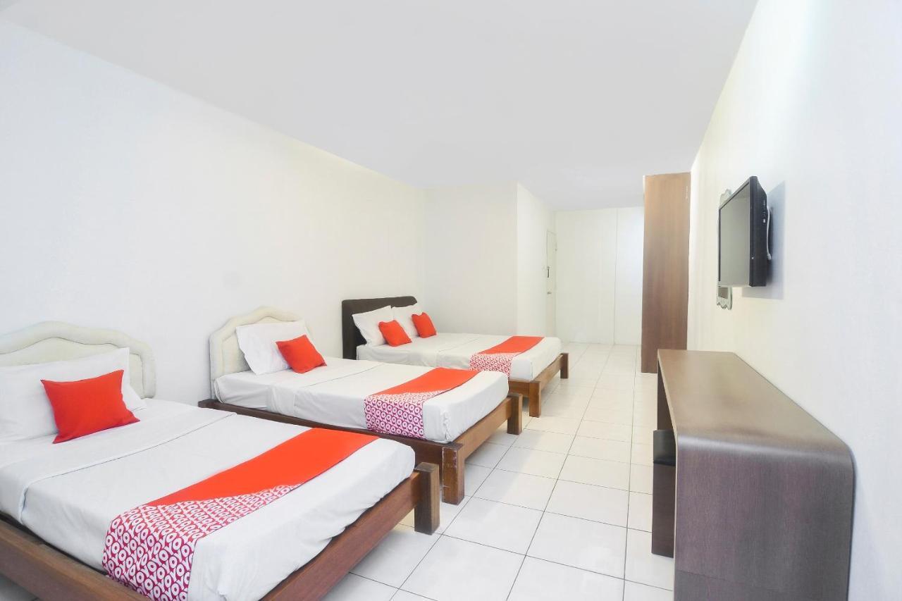 Oyo 44034 Furama Lodging House Кучинг Экстерьер фото