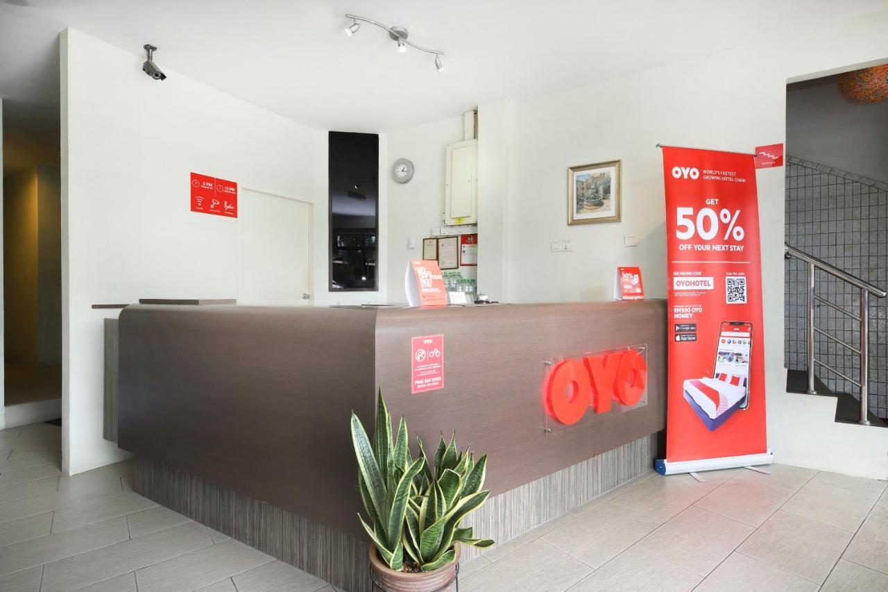 Oyo 44034 Furama Lodging House Кучинг Экстерьер фото