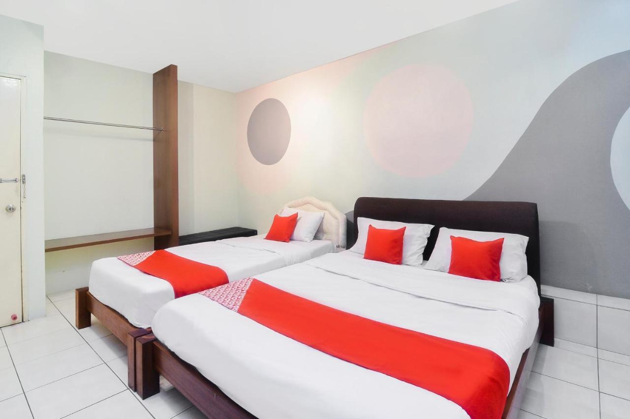 Oyo 44034 Furama Lodging House Кучинг Экстерьер фото