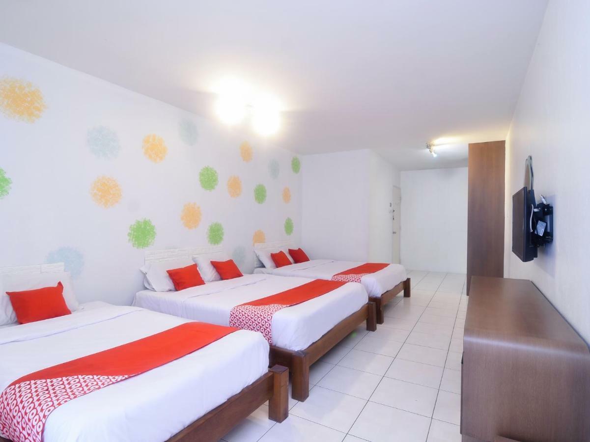 Oyo 44034 Furama Lodging House Кучинг Экстерьер фото