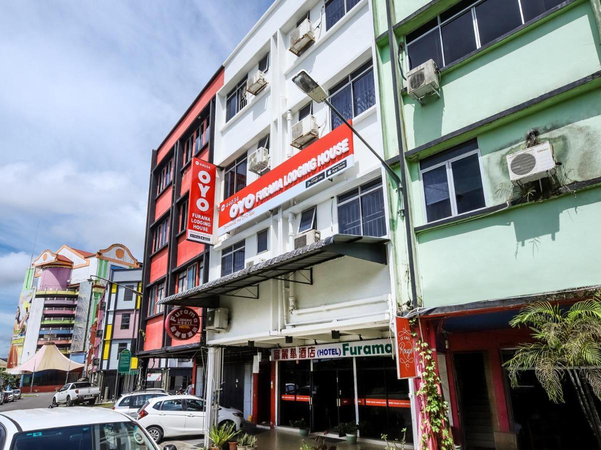 Oyo 44034 Furama Lodging House Кучинг Экстерьер фото